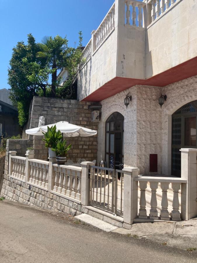 Guest House Vila Eli Herceg Novi Esterno foto