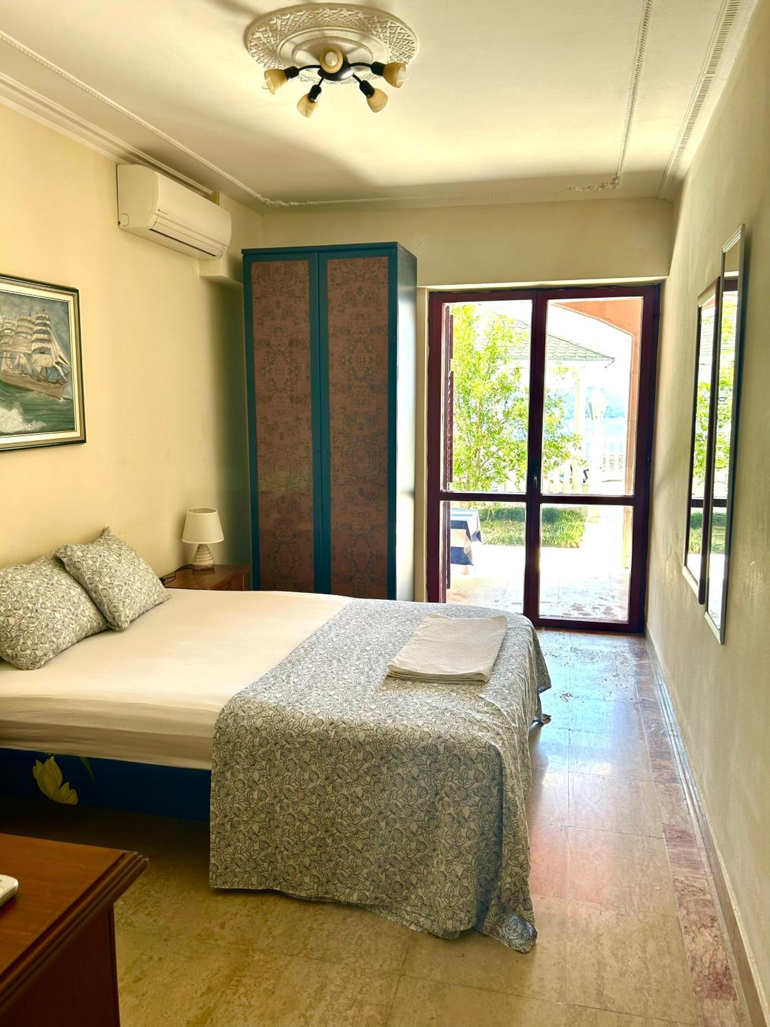 Guest House Vila Eli Herceg Novi Esterno foto