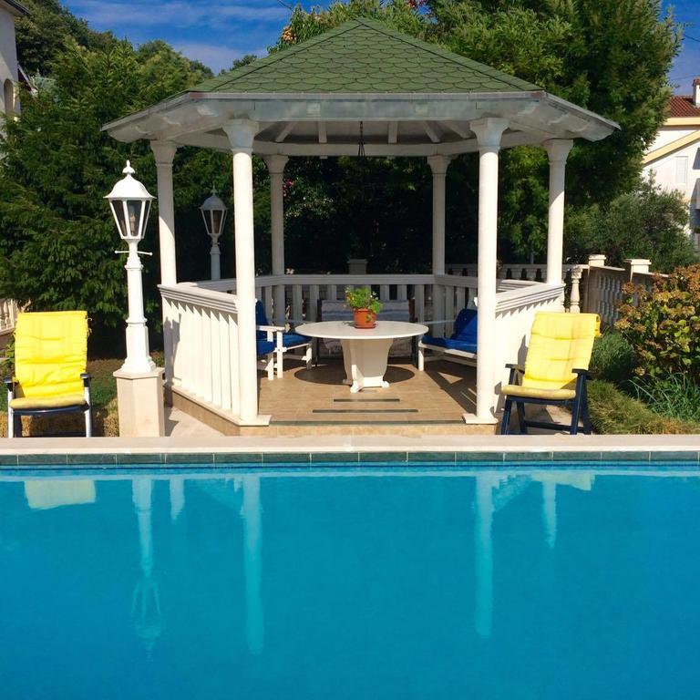 Guest House Vila Eli Herceg Novi Esterno foto